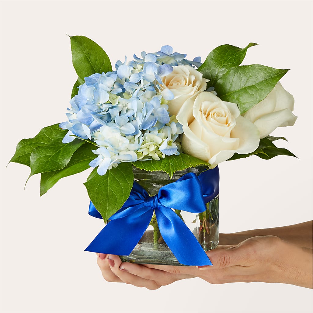 Sky Blue Delight Bouquet – Floreria Principe De Paz Llc, Somerset NJ