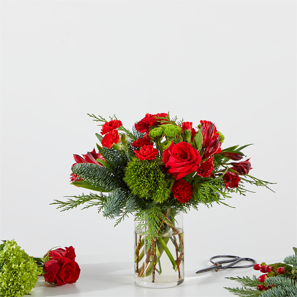 Merry Moment Bouquet – A Florist Original – Floreria Principe De Paz Llc, Somerset NJ