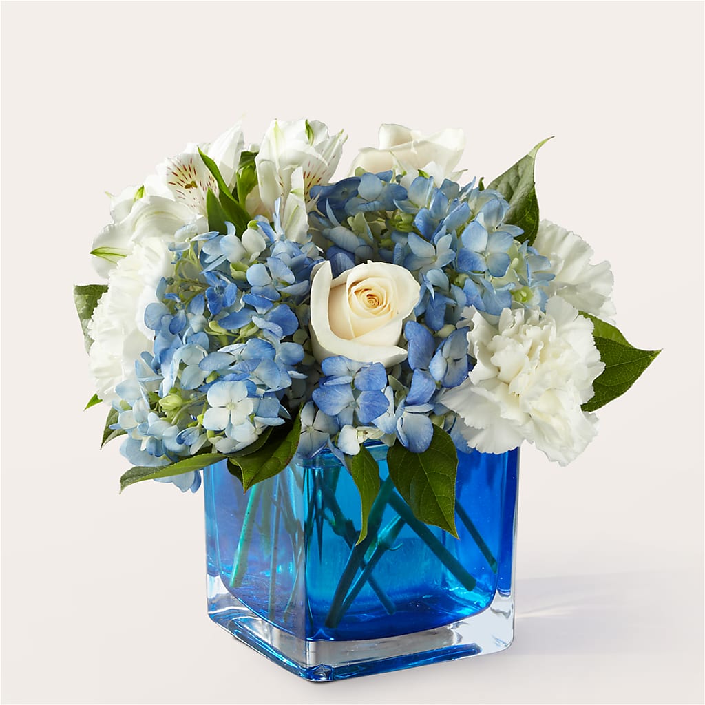Soothing Waters Bouquet – Floreria Principe De Paz Llc, Somerset NJ