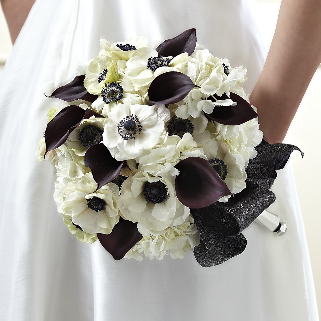 To Have and To Hold Bouquet – Floreria Principe De Paz Llc, Somerset NJ