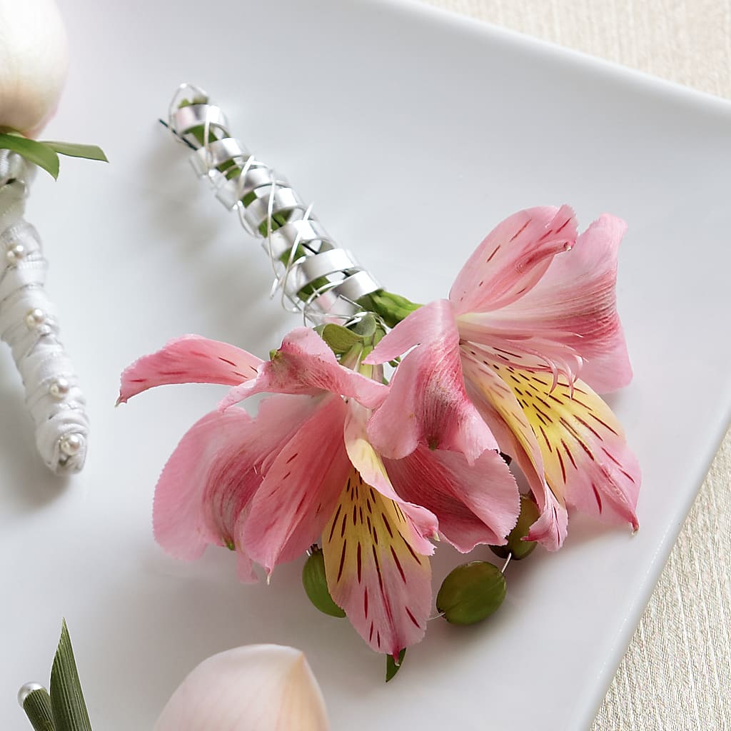 Pink Peruvian Lily Boutonniere – Floreria Principe De Paz Llc, Somerset NJ