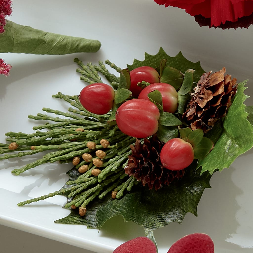 Red Berry Boutonniere – Floreria Principe De Paz Llc, Somerset NJ