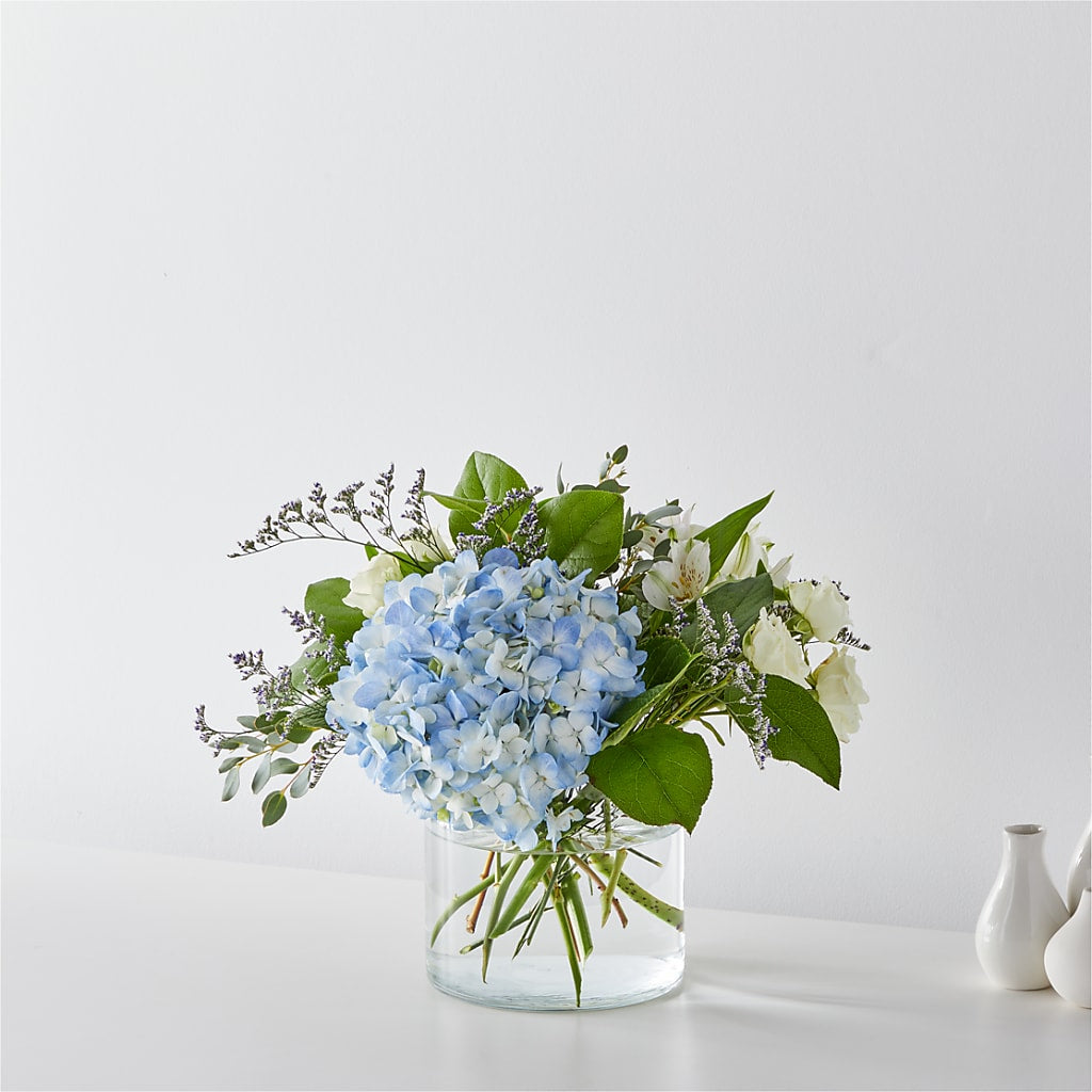 Coastal Blossom Bouquet –  Floreria Principe De Paz Llc, Somerset NJ