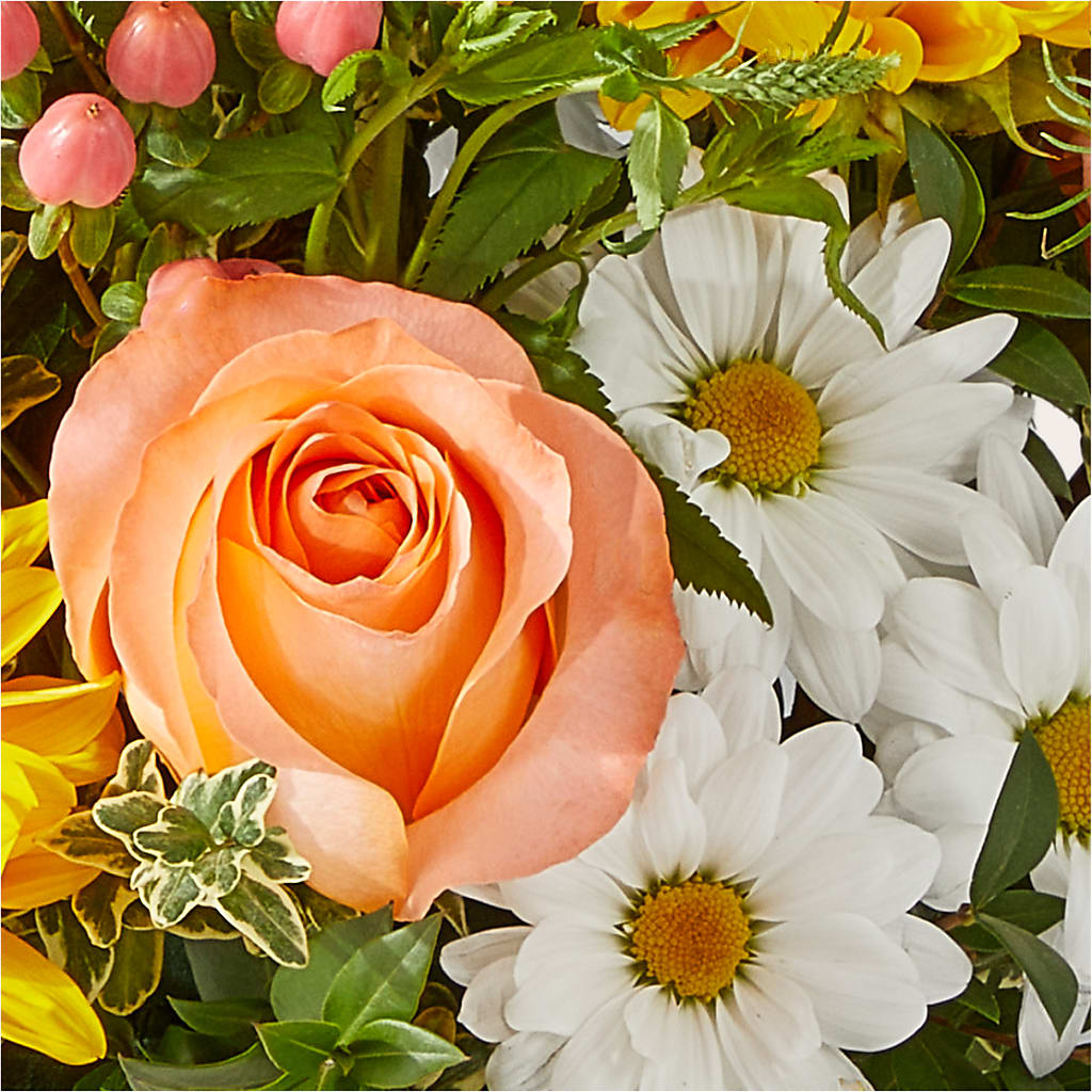 The Good Life Bouquet –  Floreria Principe De Paz Llc, Somerset NJ