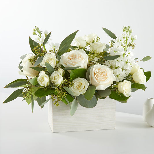 Fresh Linen Box Bouquet –  Floreria Principe De Paz Llc, Somerset NJ