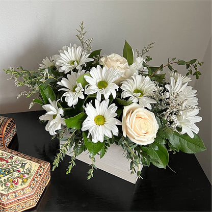Fresh Linen Box Bouquet –  Floreria Principe De Paz Llc, Somerset NJ