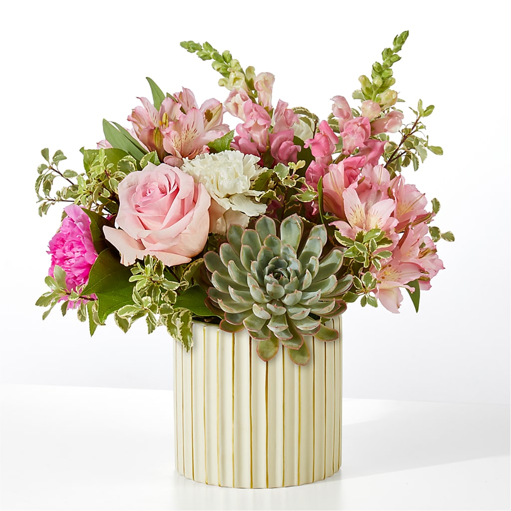 Magenta Musings Bouquet –  Floreria Principe De Paz Llc, Somerset NJ