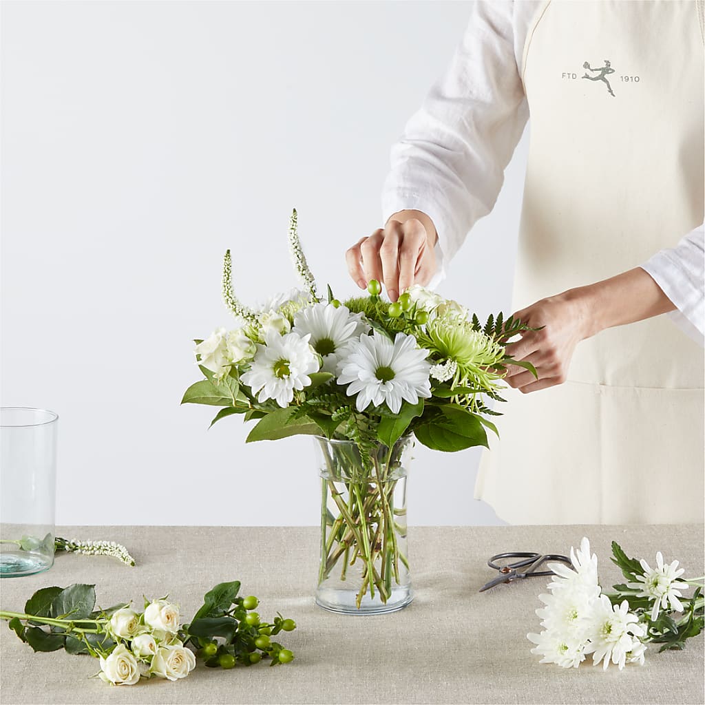 Irish Garden - A Florist Original –  Floreria Principe De Paz Llc, Somerset NJ