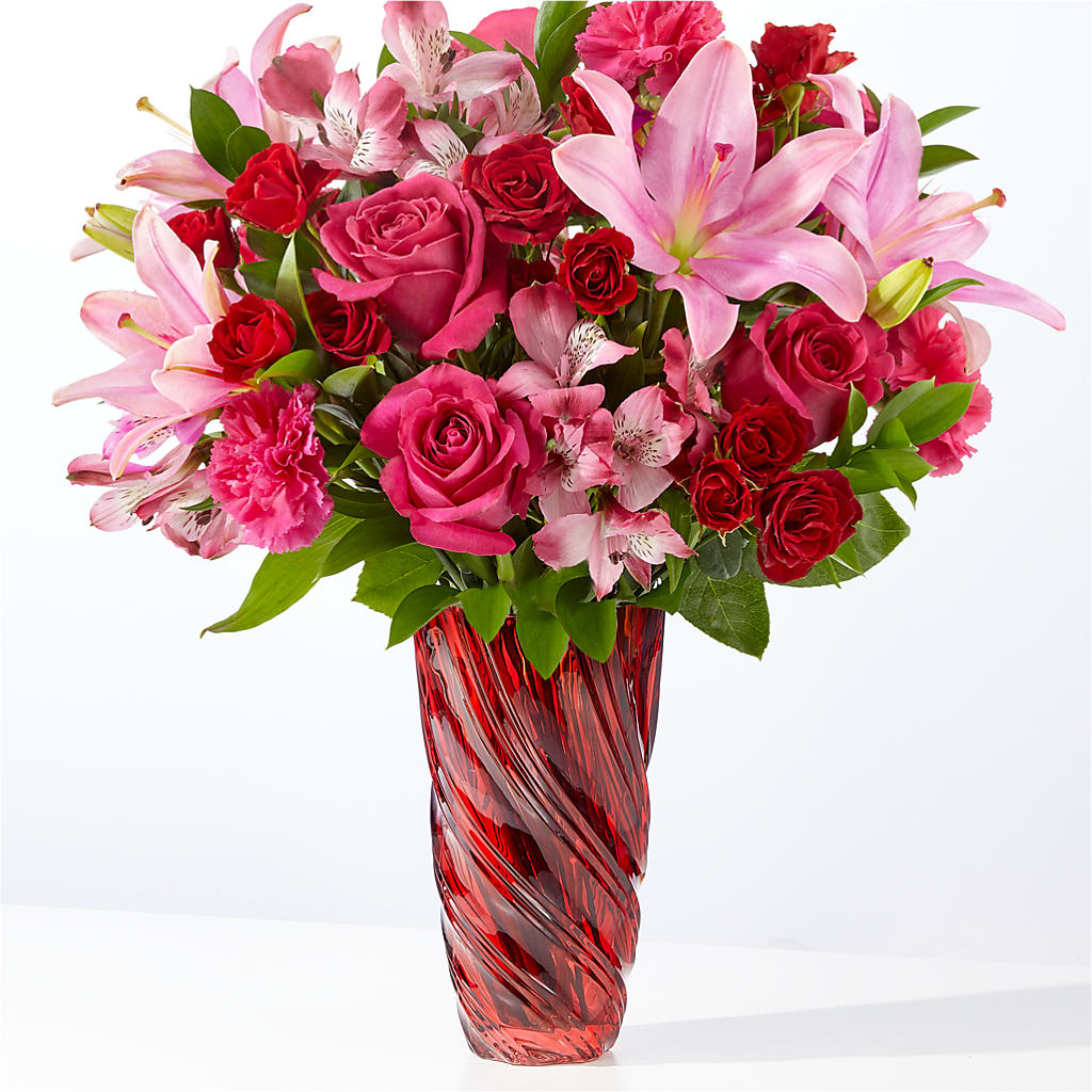 In Love Bouquet with Luxe Swirl Vase –  Floreria Principe De Paz Llc, Somerset NJ
