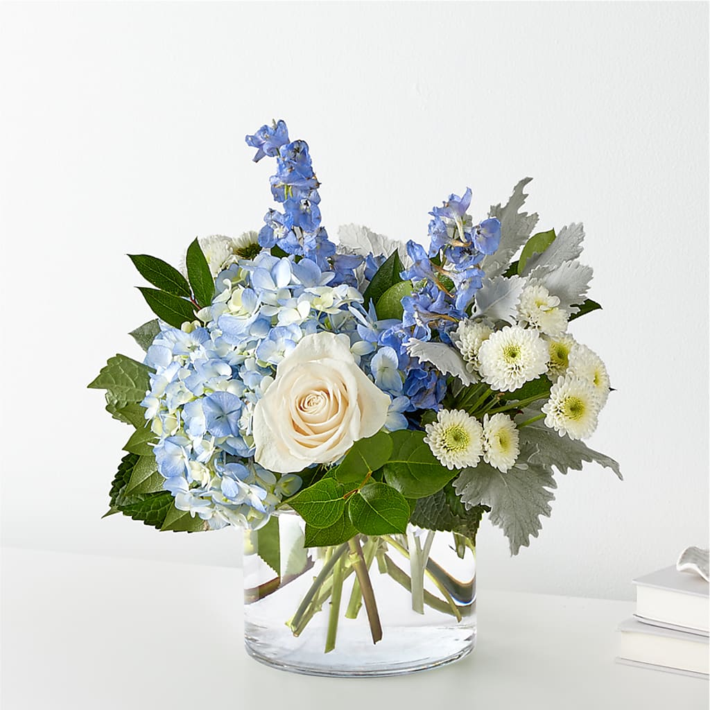 Clear Skies Bouquet –  Floreria Principe De Paz Llc, Somerset NJ
