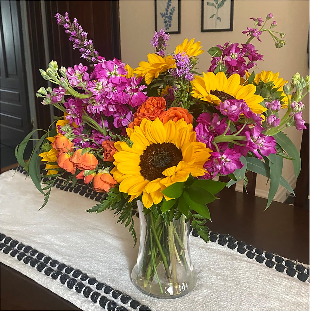 Rays of Life Bouquet –  Floreria Principe De Paz Llc, Somerset NJ