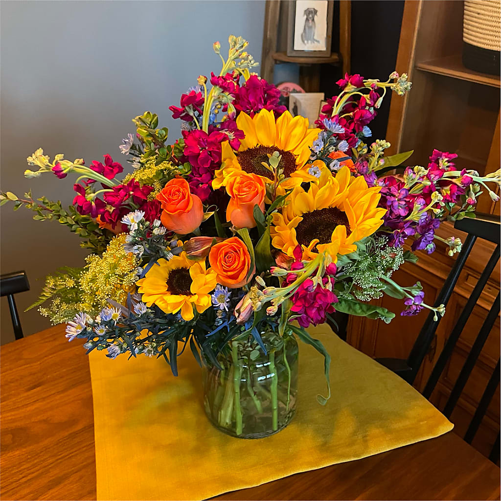 Rays of Life Bouquet –  Floreria Principe De Paz Llc, Somerset NJ