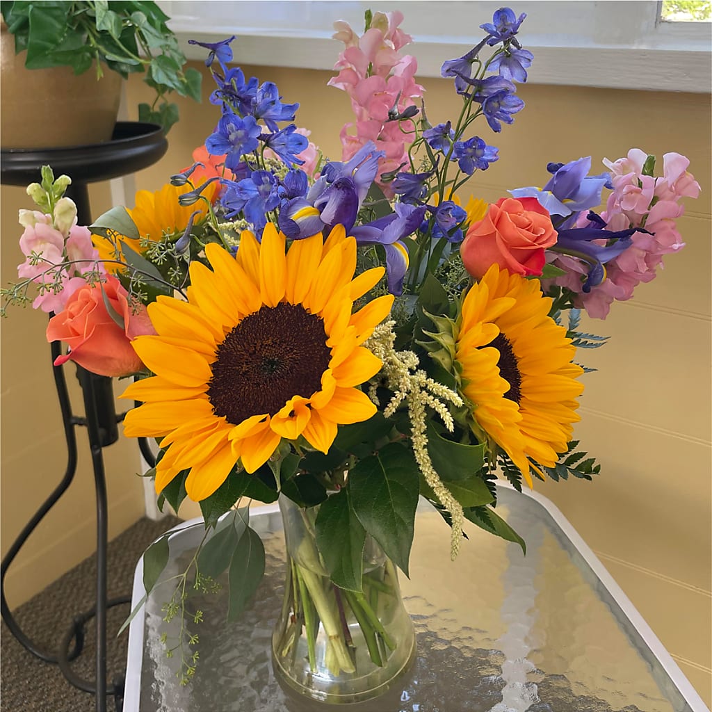 Rays of Life Bouquet –  Floreria Principe De Paz Llc, Somerset NJ