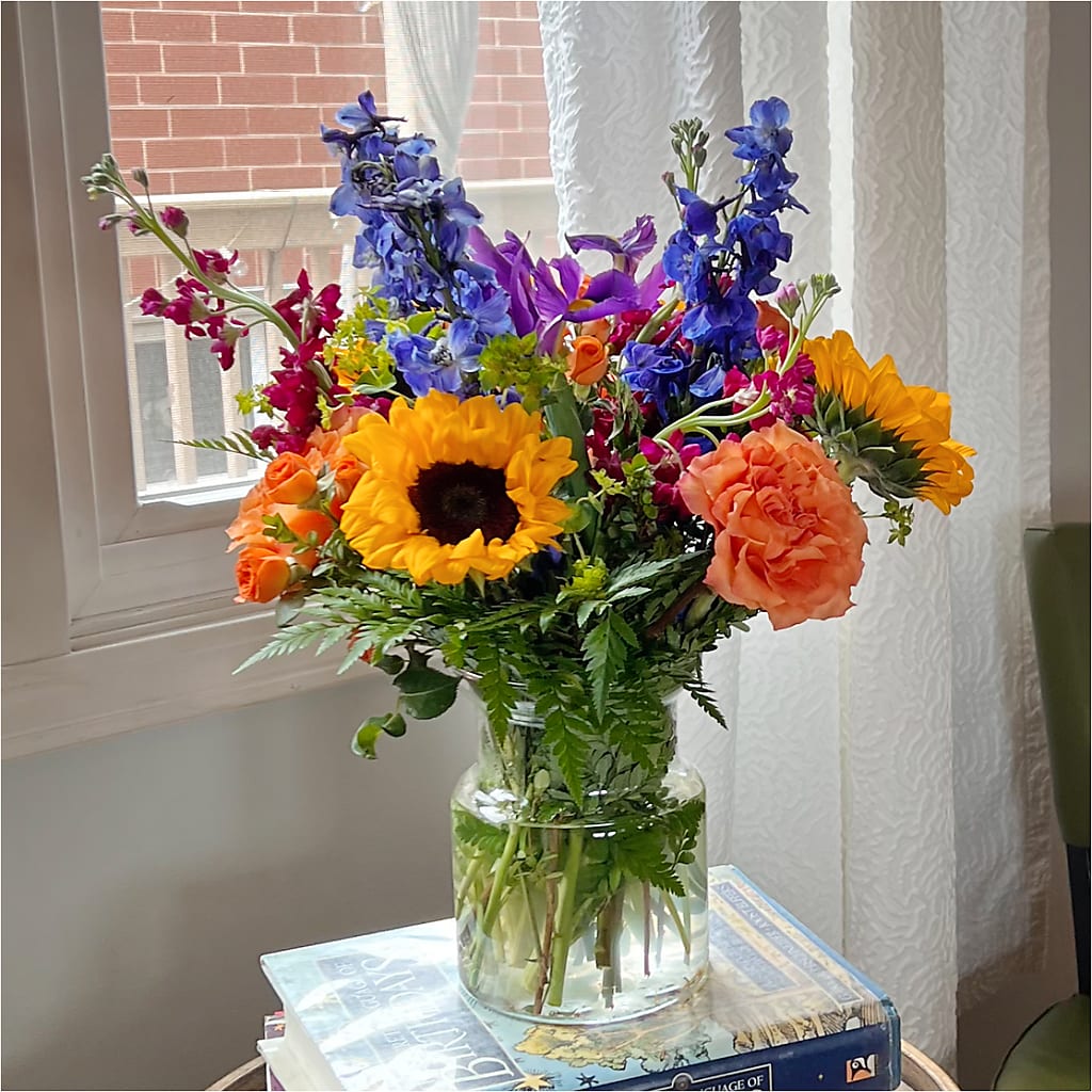 Rays of Life Bouquet –  Floreria Principe De Paz Llc, Somerset NJ