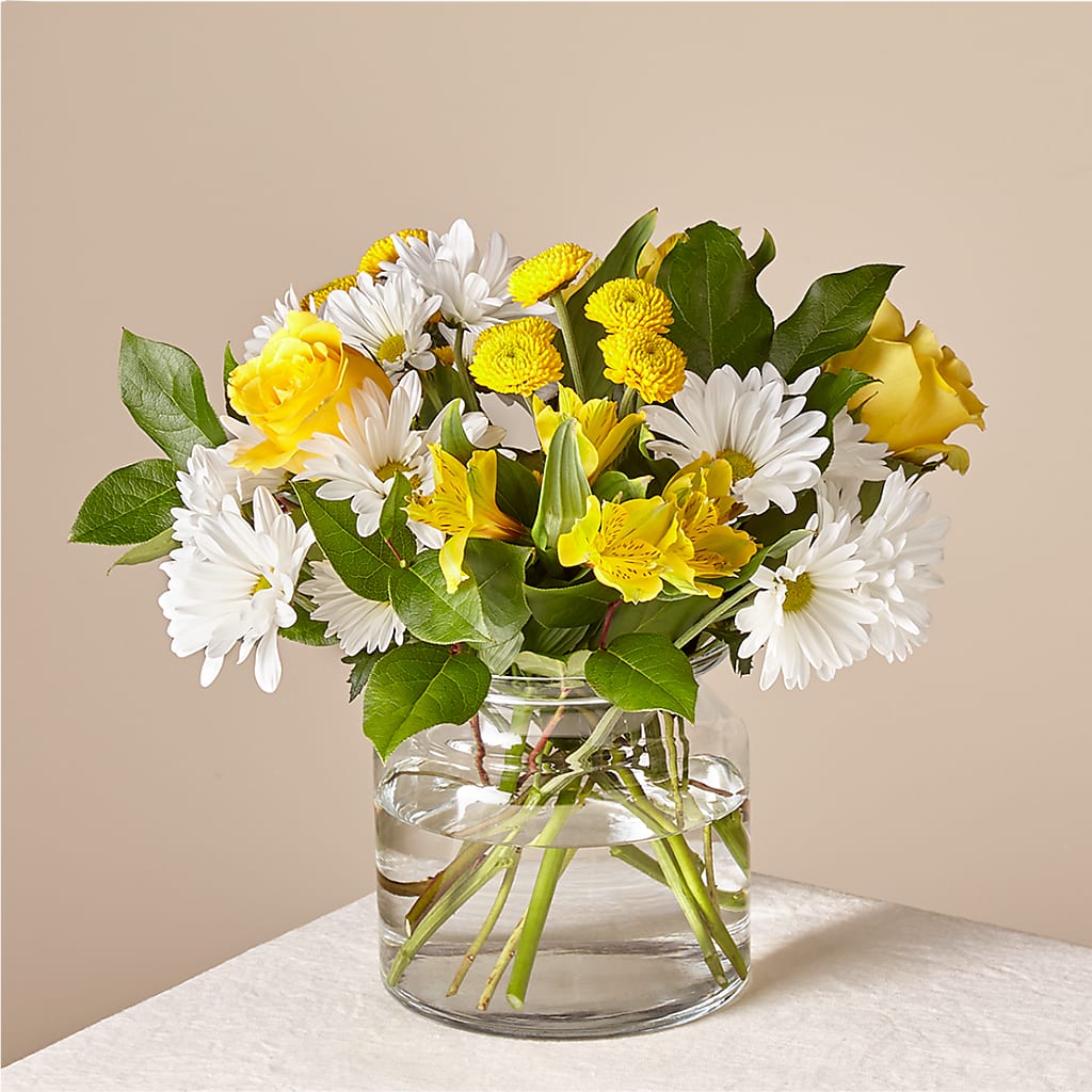Sunny Sentiments Bouquet –  Floreria Principe De Paz Llc, Somerset NJ