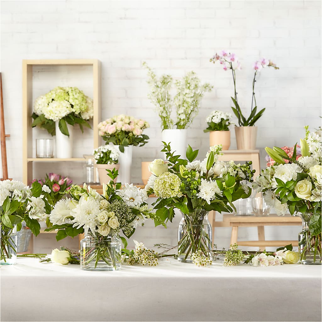 Classic Ivory – A Florist Original –  Floreria Principe De Paz Llc, Somerset NJ