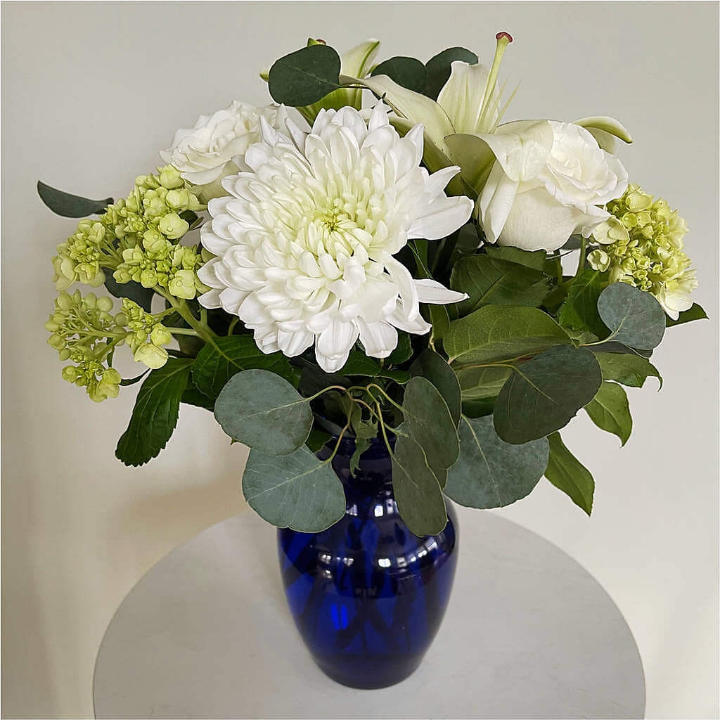 Snowy Dreams Bouquet –  Floreria Principe De Paz Llc, Somerset NJ
