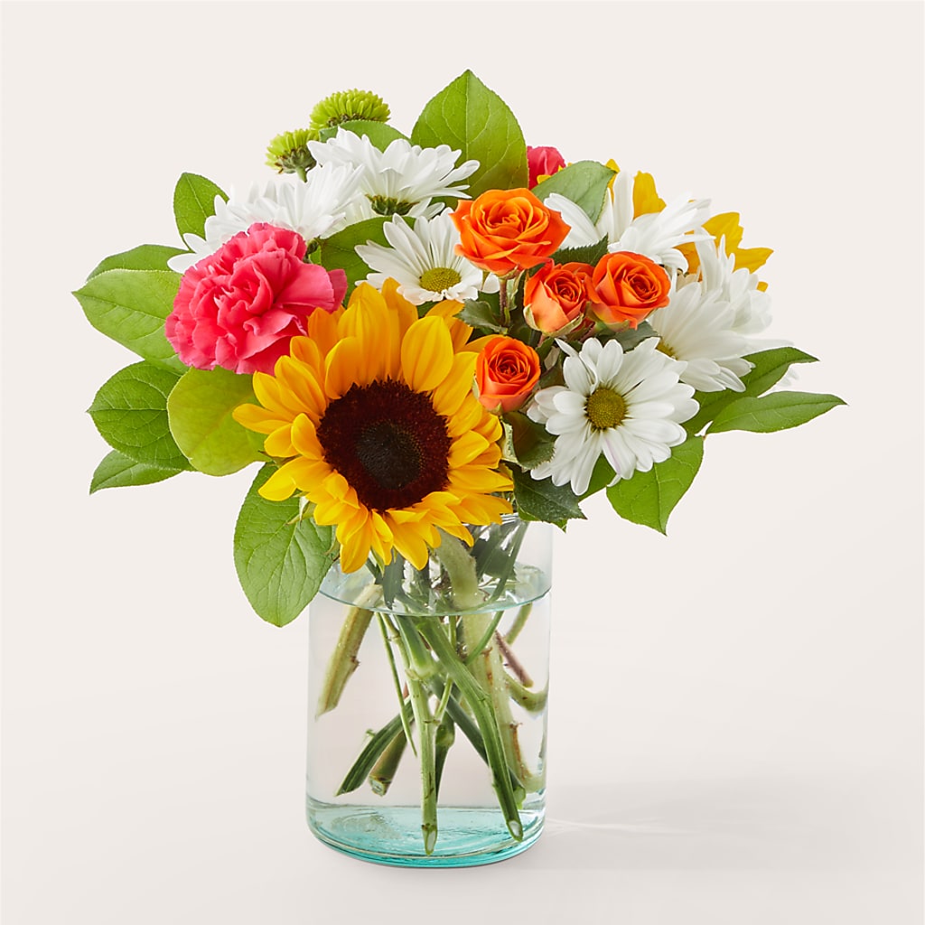Sun-drenched Blooms Bouquet –  Floreria Principe De Paz Llc, Somerset NJ