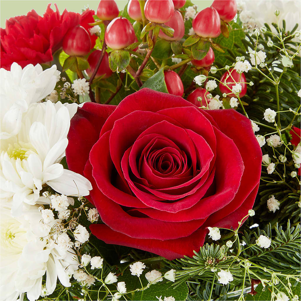 Chance of Flurries Bouquet –  Floreria Principe De Paz Llc, Somerset NJ