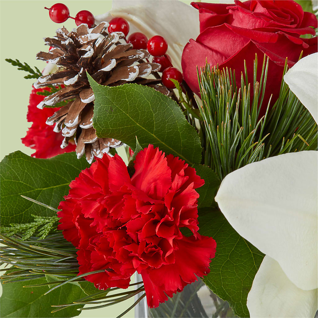 Glistening Icicles Bouquet –  Floreria Principe De Paz Llc, Somerset NJ