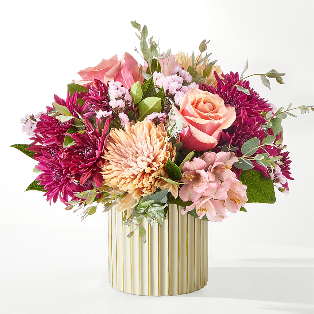 Berry Cobbler Bouquet with Ivory Vase –  Floreria Principe De Paz Llc, Somerset NJ