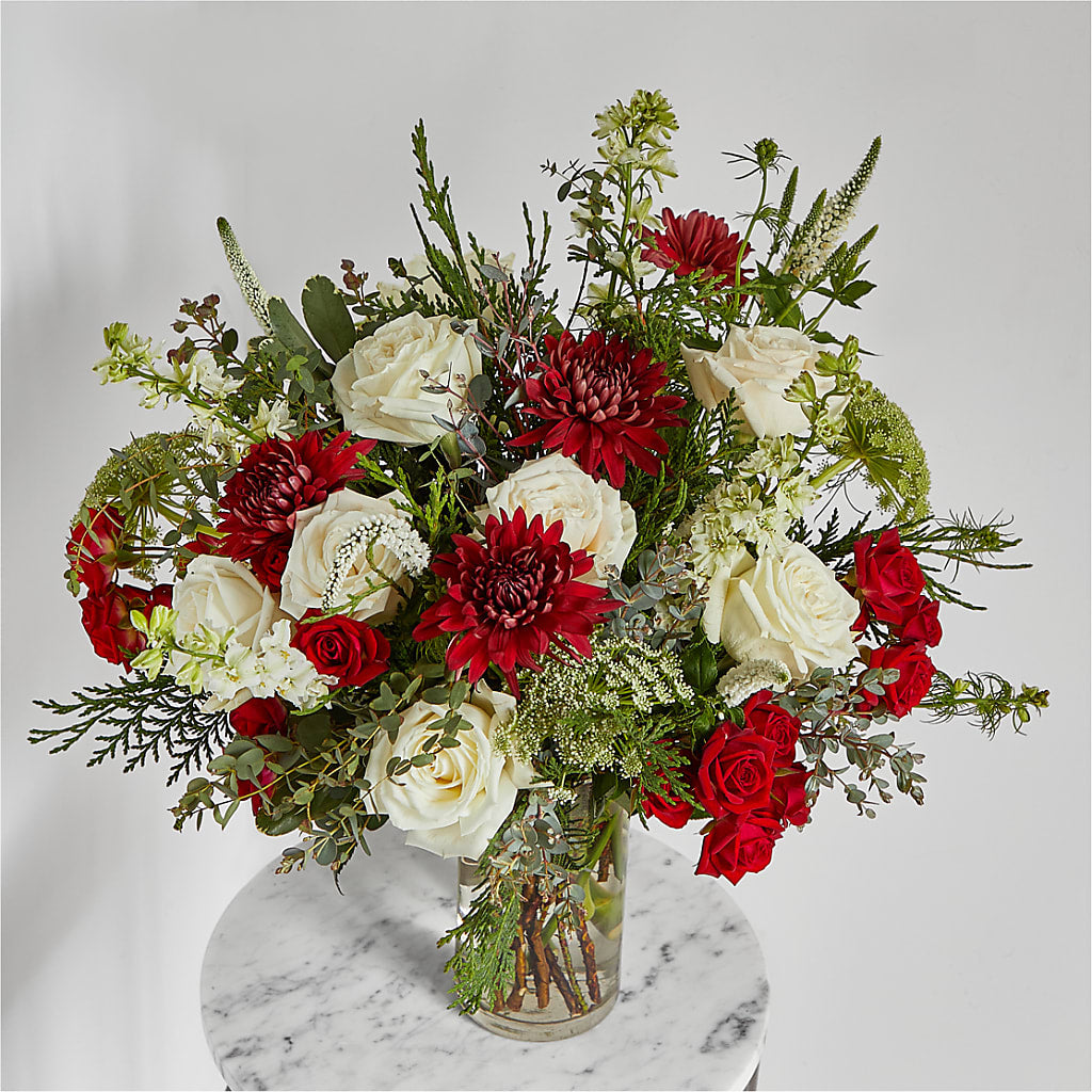 Favorite Traditions Bouquet –  Floreria Principe De Paz Llc, Somerset NJ