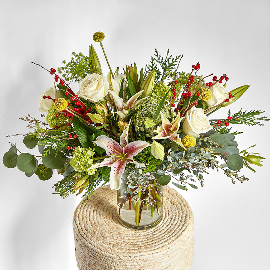 Berry & Bright Bouquet –  Floreria Principe De Paz Llc, Somerset NJ