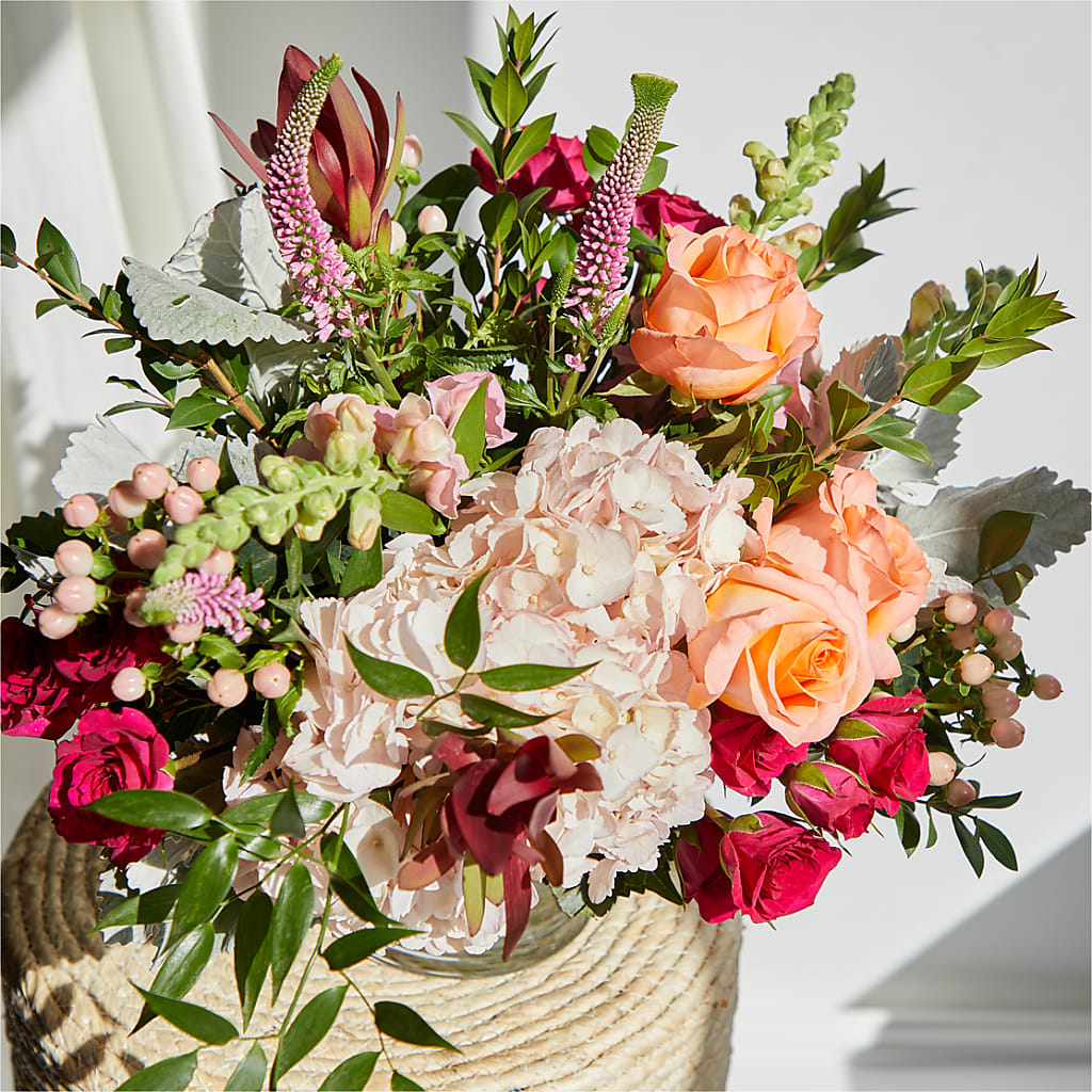 Glitz & Glam Bouquet –  Floreria Principe De Paz Llc, Somerset NJ
