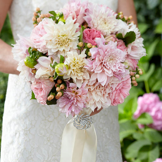 Heart's Promise Bouquet –  Floreria Principe De Paz Llc, Somerset NJ